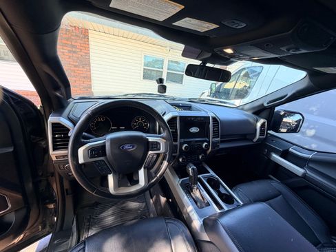 Used 2018 Ford F150 Lariat w/ Equipment Group 502A Luxury image 9