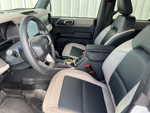 Used 2024 Ford Bronco Wildtrak image 17