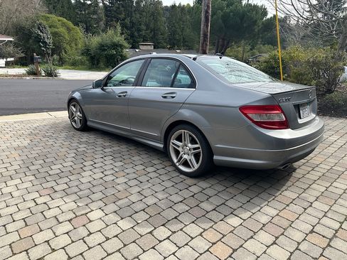 Used 2010 Mercedes-Benz C 300 Sedan image 4