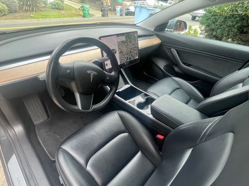 Used 2018 Tesla Model 3 Long Range image 12