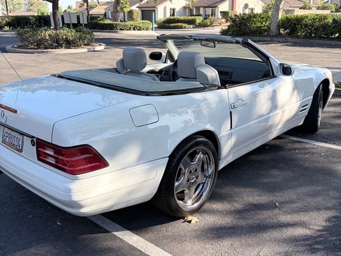 Used 1999 Mercedes-Benz SL 500 image 2