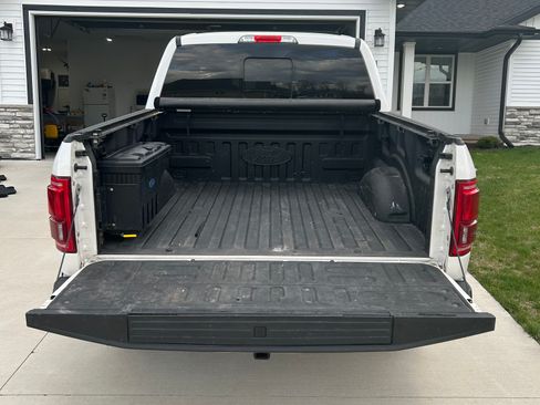 Used 2015 Ford F150 Platinum w/ Equipment Group 701A Luxury AWD/4WD image 5