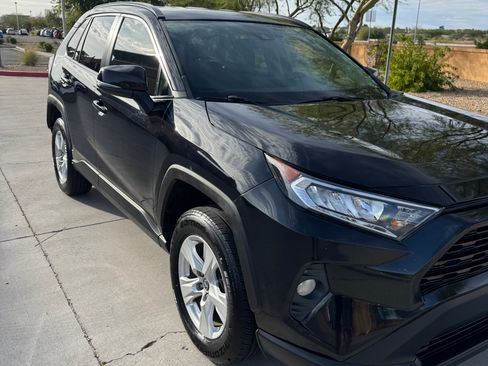 Used 2021 Toyota RAV4 XLE image 1