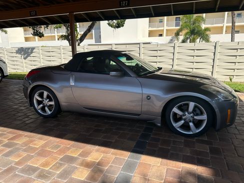 Used 2008 Nissan 350Z Touring RWD image 13