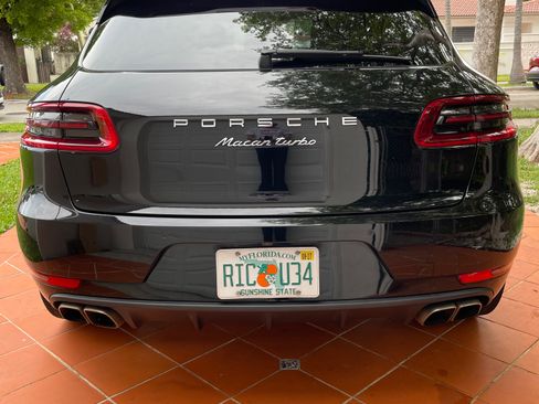 Used 2017 Porsche Macan Turbo AWD/4WD image 10