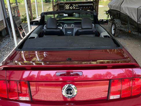 Used 2007 Ford Mustang GT RWD image 5