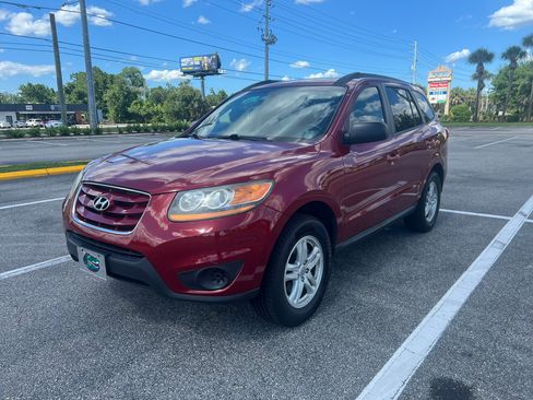 Used 2011 Hyundai Santa Fe GLS FWD image 1