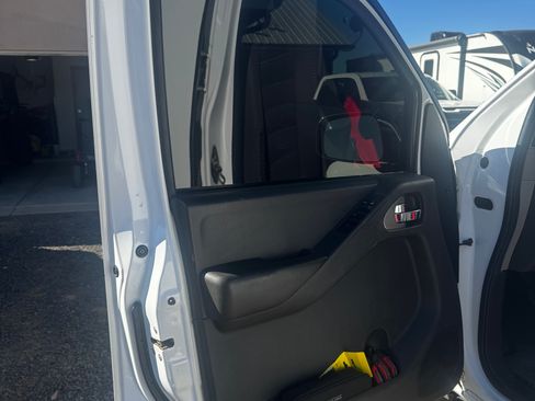 Used 2005 Nissan Frontier NISMO w/ (J01) Sunroof Pkg image 8