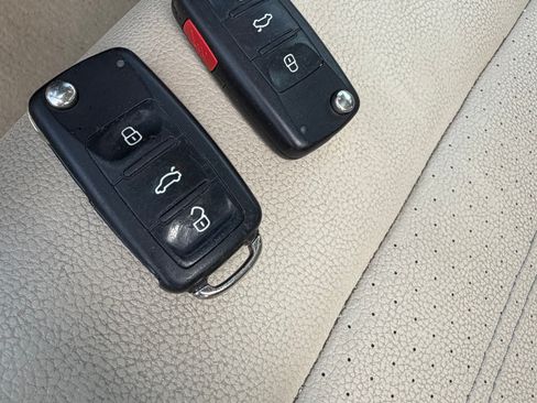 Used 2014 Volkswagen Jetta SEL image 2