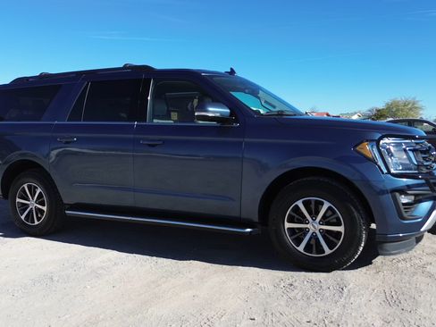 Used 2018 Ford Expedition Max XLT w/ Equipment Group 202A image 2