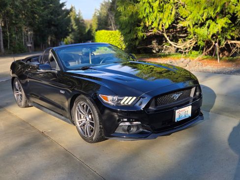 Used 2017 Ford Mustang GT Premium w/ Equipment Group 401A image 13