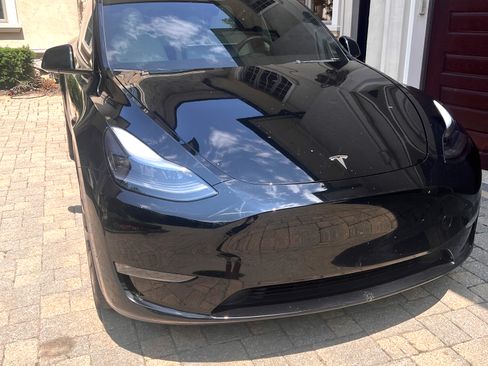 Used 2023 Tesla Model Y Long Range AWD/4WD image 2