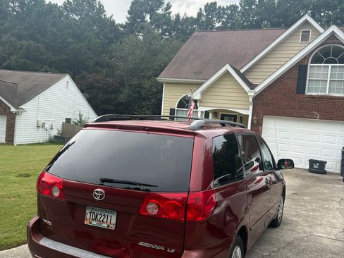 Used 2007 Toyota Sienna LE FWD image 2