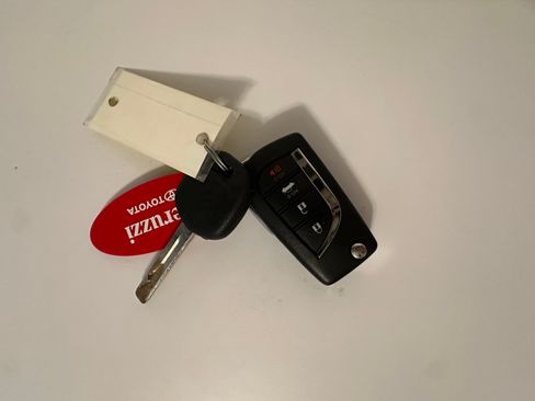 Used 2024 Toyota Corolla LE FWD image 2