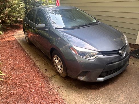 Used 2015 Toyota Corolla L FWD image 11
