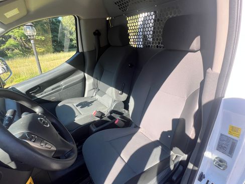 Used 2019 Nissan NV200 SV FWD image 4