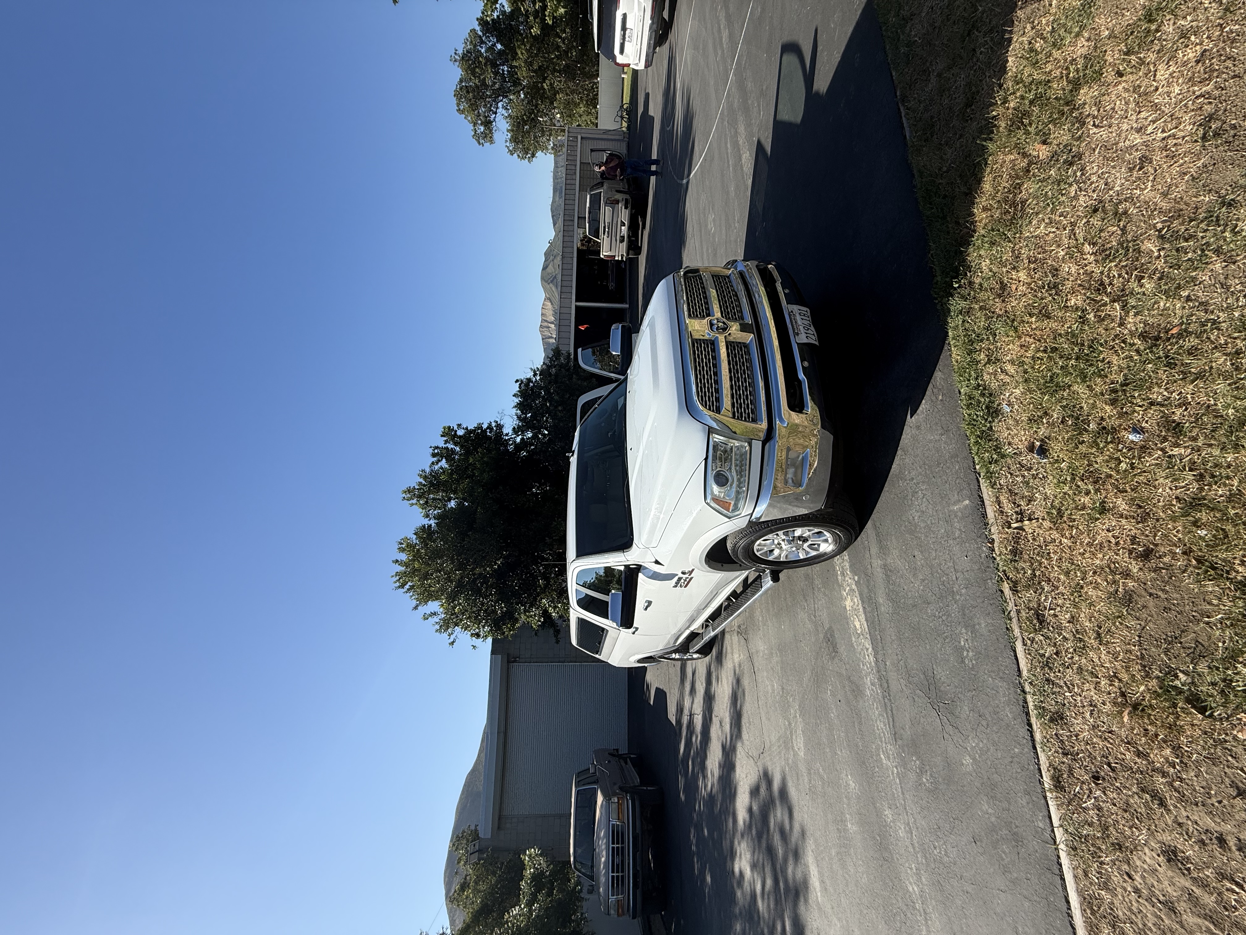 Used 2016 RAM 2500 Laramie w/ Convenience Group RWD image 2