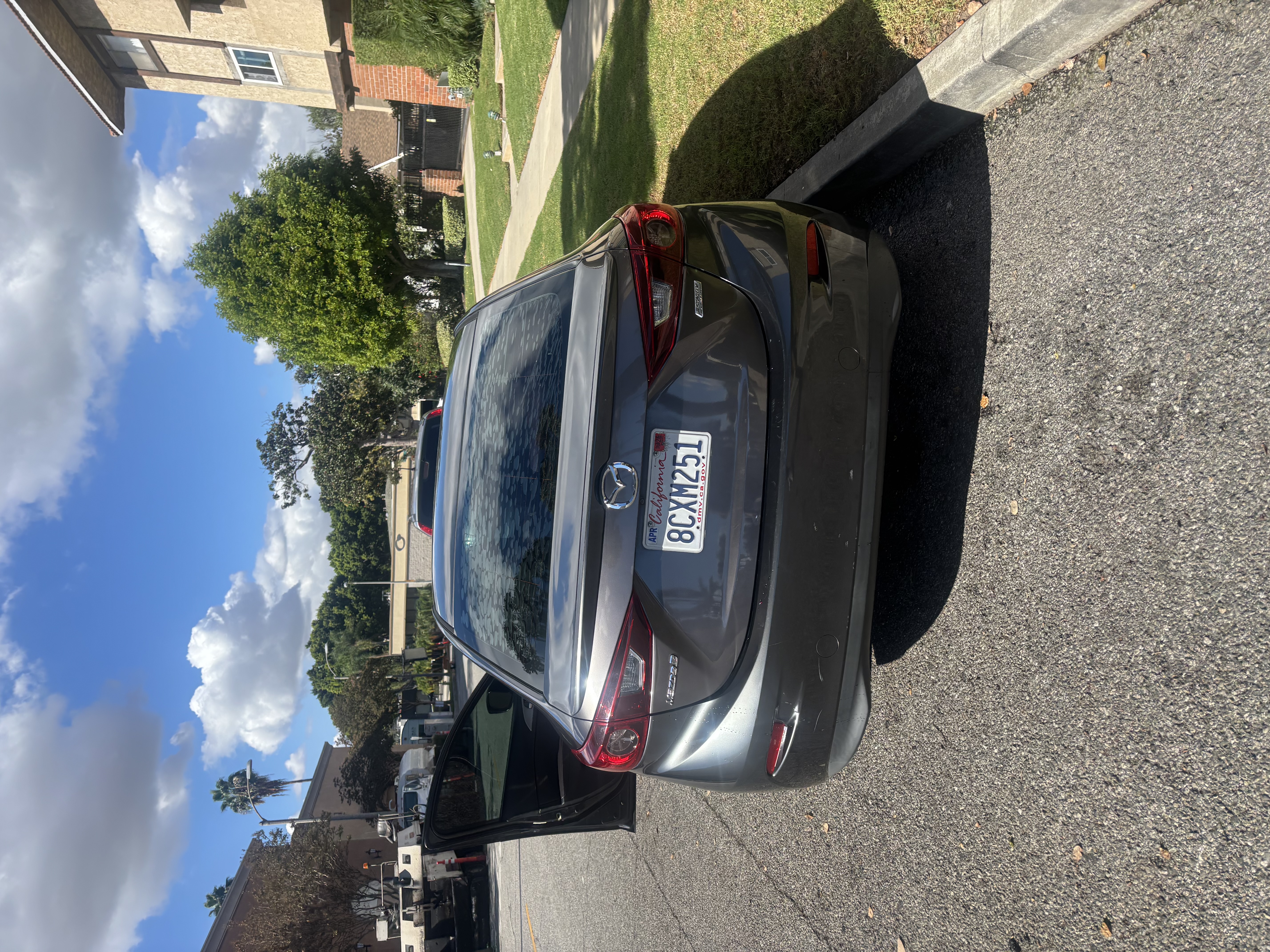 Used 2018 MAZDA MAZDA3 Touring FWD image 9