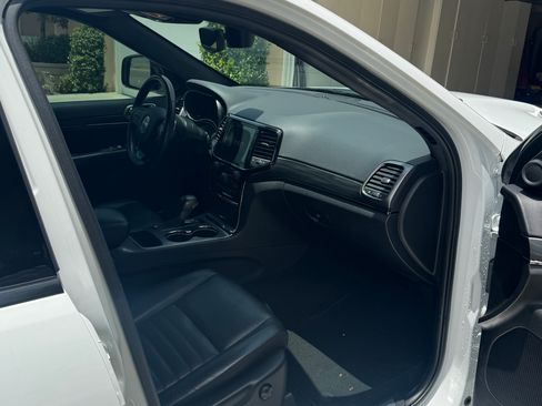 Used 2019 Jeep Grand Cherokee Limited X RWD image 18