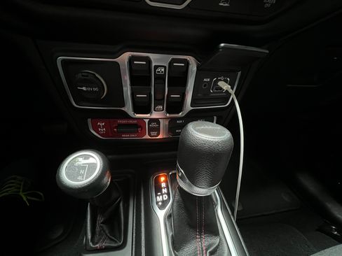 Used 2023 Jeep Gladiator Rubicon w/ LED Lighting Group image 16