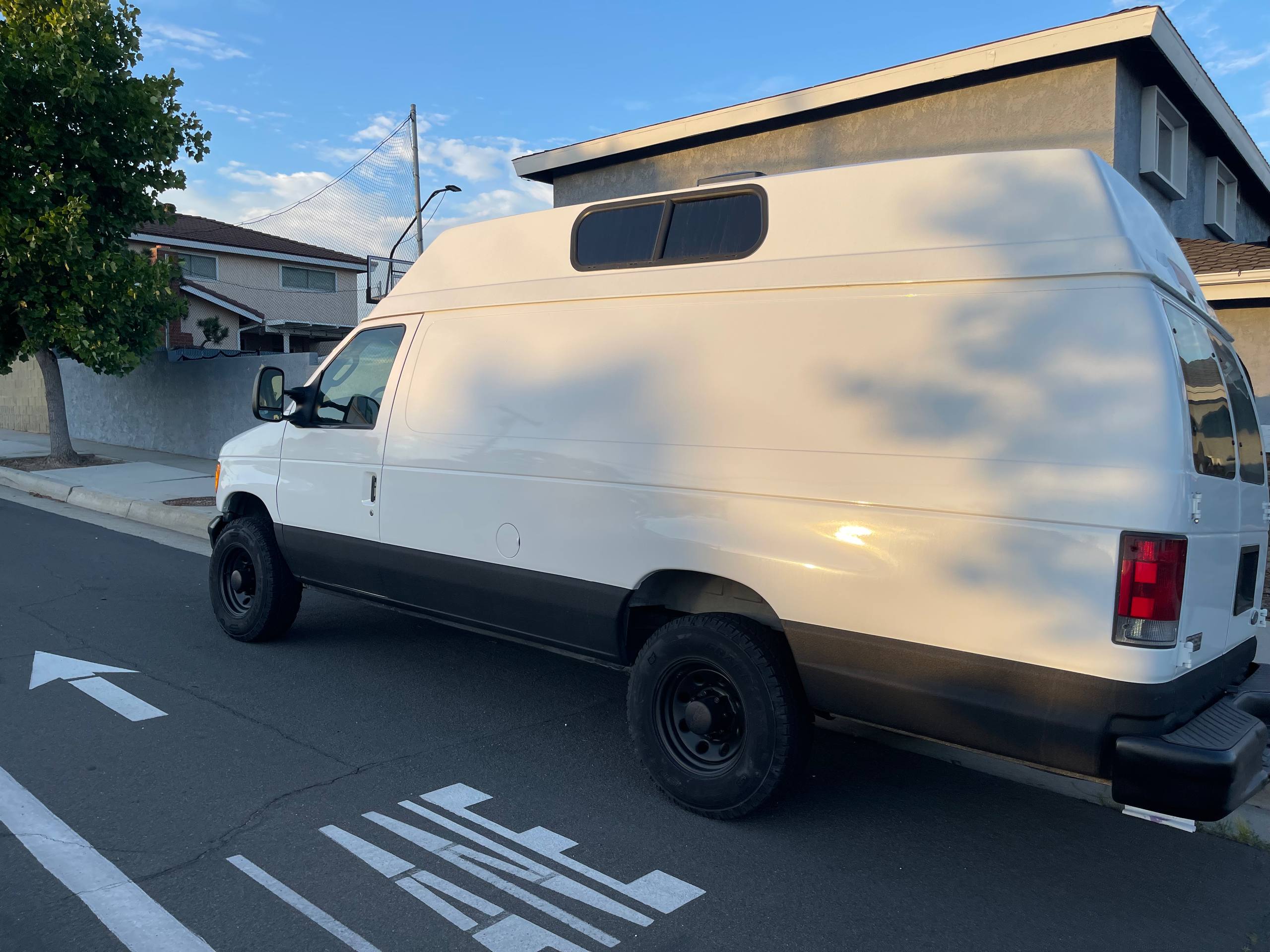 Used 2003 Ford E-350 and Econoline 350 Extended Super Duty RWD image 1