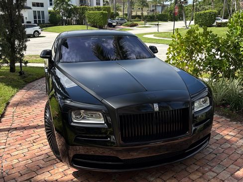Used 2015 Rolls-Royce Wraith image 2