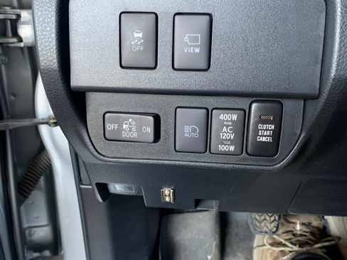 Used 2022 Toyota Tacoma TRD Off-Road w/ TRD Premium Off Road Package AWD/4WD image 14
