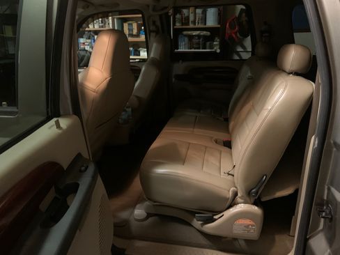 Used 2005 Ford Excursion Limited image 6