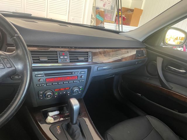 Used 2011 BMW 328i Sedan RWD image 4