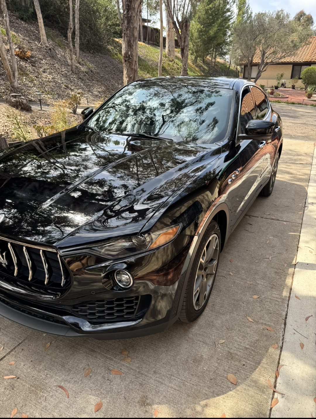 Used 2017 Maserati Levante AWD/4WD image 1