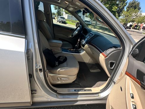 Used 2011 Hyundai Veracruz Limited FWD image 9