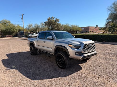 Used 2020 Toyota Tacoma TRD Off-Road image 14