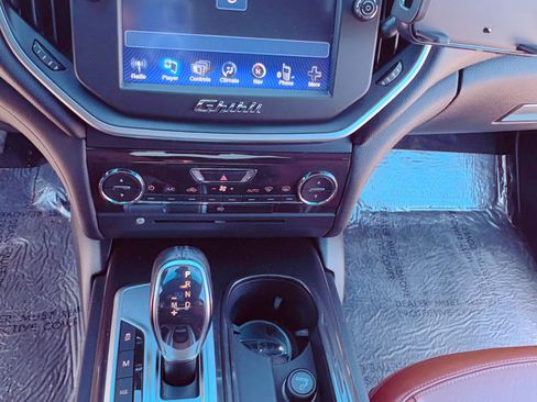 Used 2015 Maserati Ghibli image 21