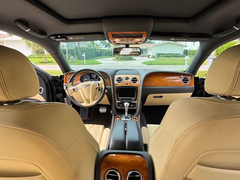 Used 2014 Bentley Flying Spur W12 image 24