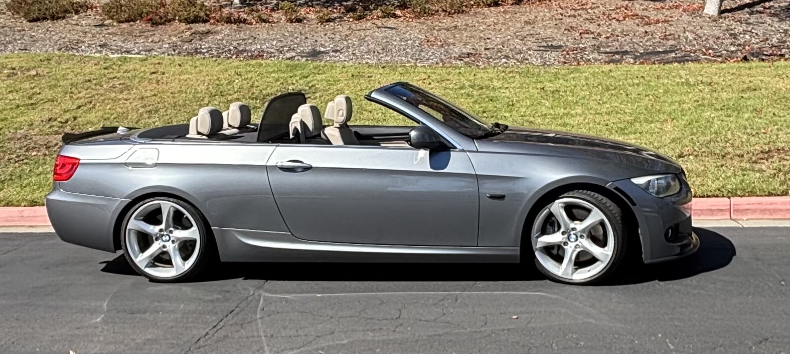 Used 2013 BMW 335i Convertible RWD image 10