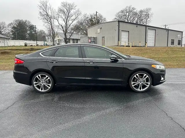 Used 2020 Ford Fusion Titanium AWD/4WD image 5