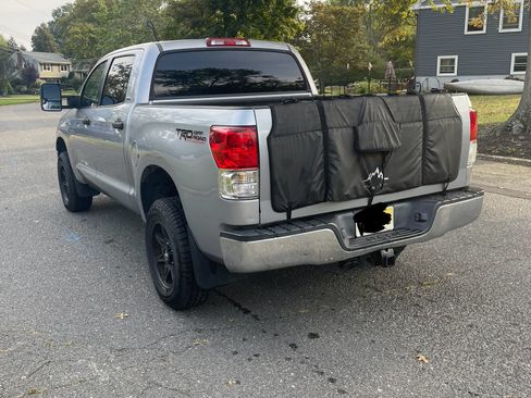 Used 2010 Toyota Tundra 4x4 CrewMax w/ TRD Off-Road Pkg image 8