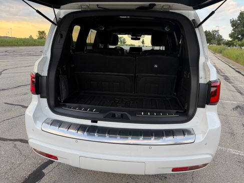 Used 2024 INFINITI QX80 Sensory AWD/4WD image 19
