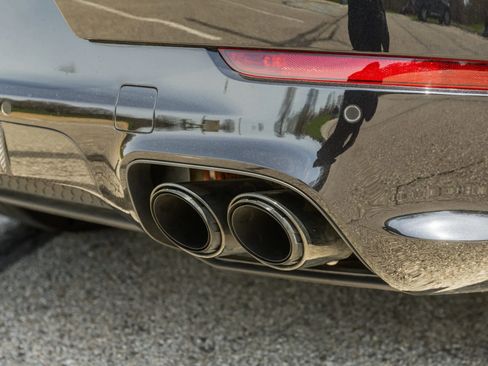 Used 2020 Porsche Cayenne Turbo S image 27