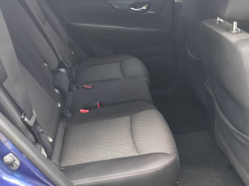 Used 2018 Nissan Rogue SV AWD/4WD image 10