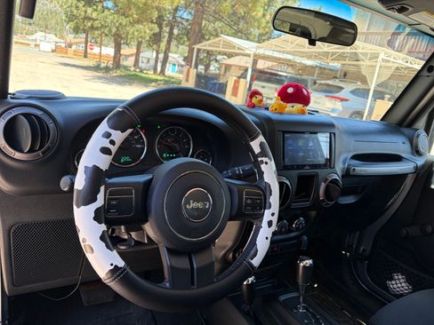 Used 2018 Jeep Wrangler Sport AWD/4WD image 11