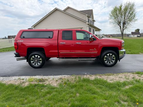Used 2015 Chevrolet Silverado 2500 LTZ w/ LTZ Plus Package AWD/4WD image 8