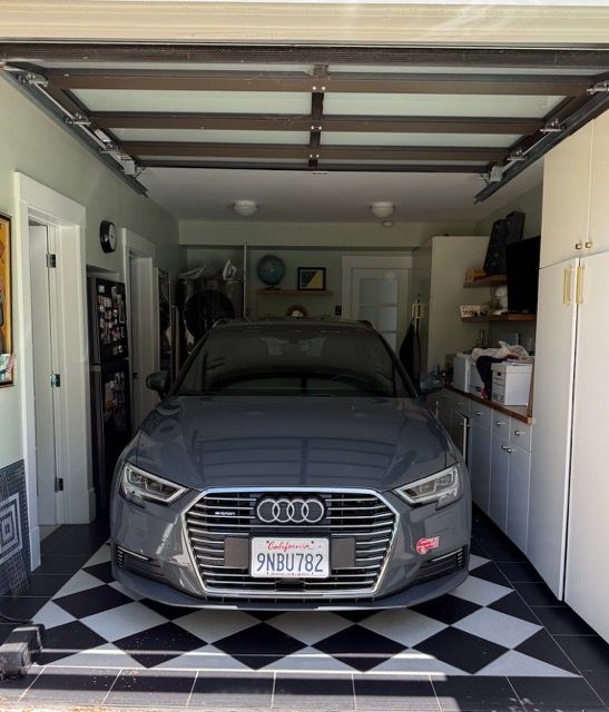 Used 2018 Audi A3 e-tron Premium Plus w/ Technology Package FWD image 1