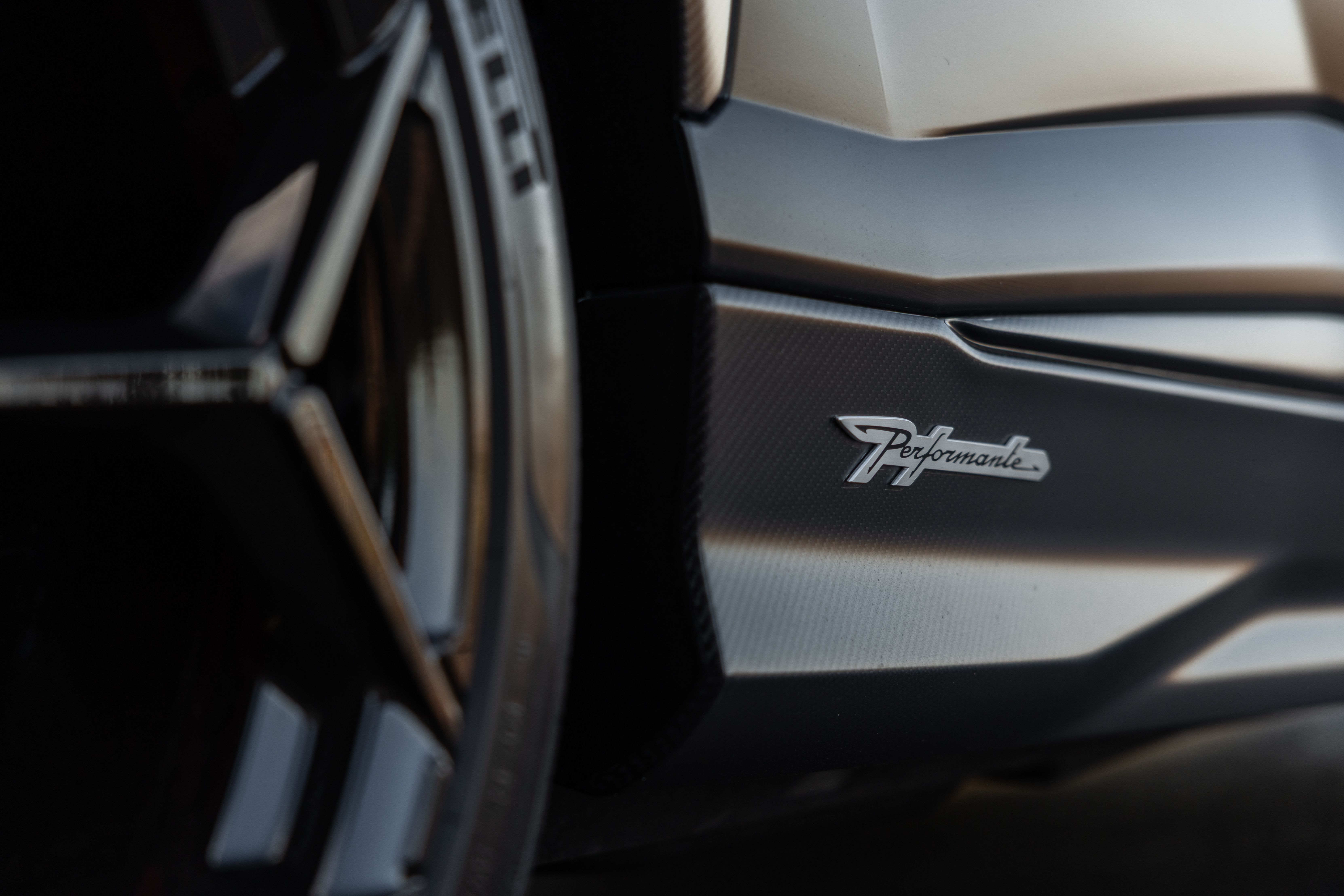 Used 2024 Lamborghini Urus Performante AWD/4WD image 22