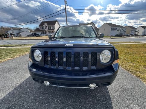 Used 2017 Jeep Patriot High Altitude image 2