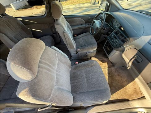 Used 2000 Toyota Sienna LE image 15