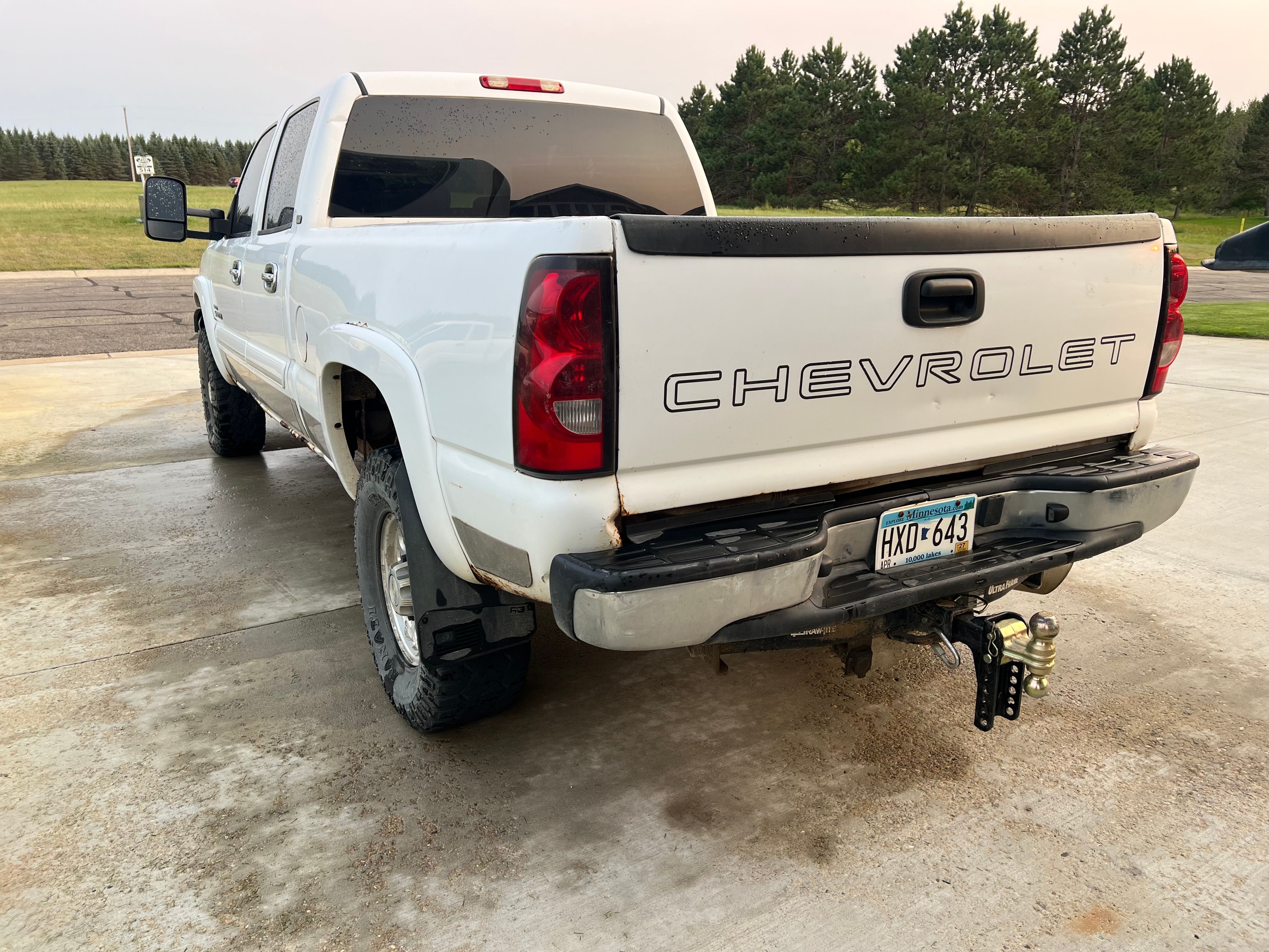 Used 2007 Chevrolet Silverado 2500 LT w/ Heavy-Duty Power Package AWD/4WD image 10