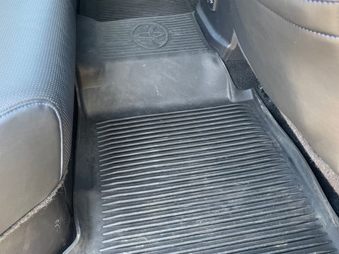 Used 2022 Toyota Tundra Platinum w/ Advanced Package image 18