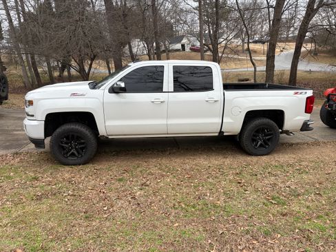 Used 2017 Chevrolet Silverado 1500 LTZ Z71 w/ LTZ Plus Package image 17