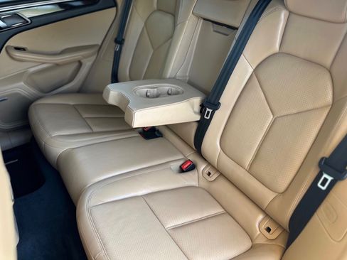 Used 2018 Porsche Macan Sport Edition image 15